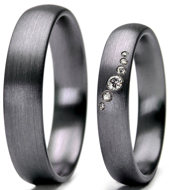 Gräuliche Tantal Ringe. Das seltenste Metall in unserem Sonnensystem. Mit und ohne Diamanten.