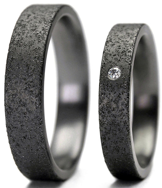 tantalum-magic-tantal-trauringe-eheringe-sand-1x0.016ct..jpg